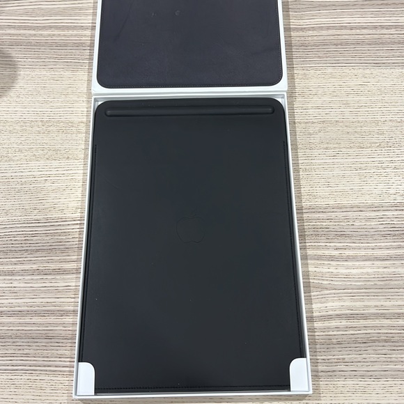 iPad Pro - Picture 3 of 4